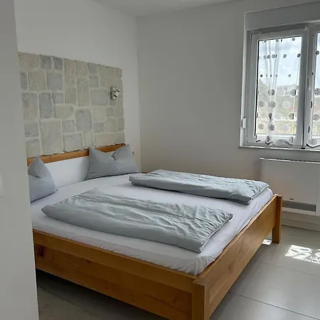Chico Apartament Sveti Filip i Jakov