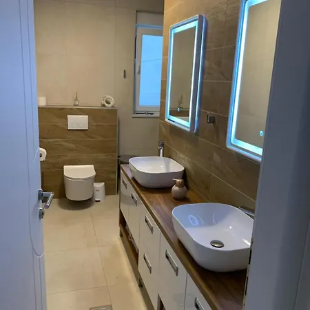 Chico Apartment *